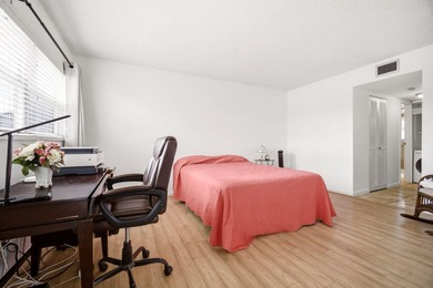 Beautifully maintained 2nd-floor 1-bedroom, 1.5-bath condo with on  in Florida - for sale on GolfHomes.com, golf home, golf lot