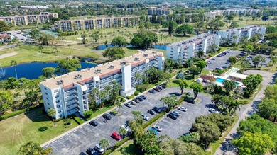 Beautifully maintained 2nd-floor 1-bedroom, 1.5-bath condo with on  in Florida - for sale on GolfHomes.com, golf home, golf lot
