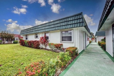 Newly retired or transitioning...look no further! Kings Point is on Kings Point Golf - Executive in Florida - for sale on GolfHomes.com, golf home, golf lot