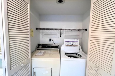 Welcome to your slice of paradise in Bardmoor Country Club! This on Bardmoor Golf and Tennis Club in Florida - for sale on GolfHomes.com, golf home, golf lot