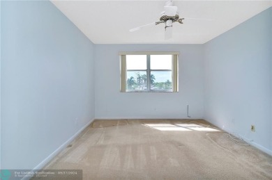 Bring your buyers to this very well maintained condo in Phase 4 on Sunrise Lakes Phase IV Golf Course in Florida - for sale on GolfHomes.com, golf home, golf lot