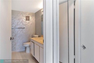 Bring your buyers to this very well maintained condo in Phase 4 on Sunrise Lakes Phase IV Golf Course in Florida - for sale on GolfHomes.com, golf home, golf lot