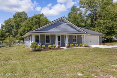 Welcome home to like new construction on the golf course! on Keystone Heights Golf and Country Club in Florida - for sale on GolfHomes.com, golf home, golf lot