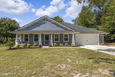 Welcome home to like new construction on the golf course! on Keystone Heights Golf and Country Club in Florida - for sale on GolfHomes.com, golf home, golf lot