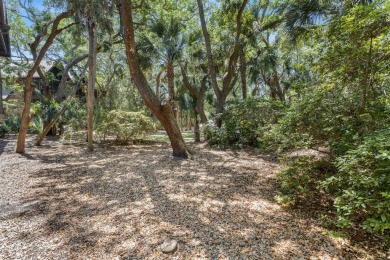 This one-bedroom, one-bath villa on Kiawah Island is a great on Kiawah Island Resort - Turtle Point in South Carolina - for sale on GolfHomes.com, golf home, golf lot