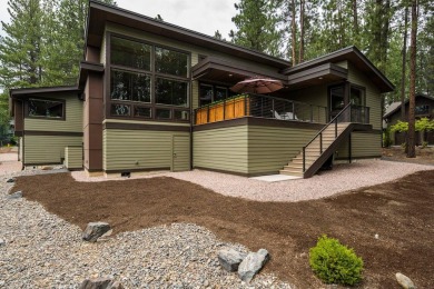 Beautiful single-level home in Widgi Creek, situated on a on Widgi Creek Golf Club in Oregon - for sale on GolfHomes.com, golf home, golf lot