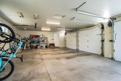 Beautiful single-level home in Widgi Creek, situated on a on Widgi Creek Golf Club in Oregon - for sale on GolfHomes.com, golf home, golf lot