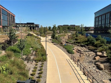 Buildable lot situated near the end of a quiet, dead-end street on Bella Vista - Metfield Golf Complex and Country Club in Arkansas - for sale on GolfHomes.com, golf home, golf lot