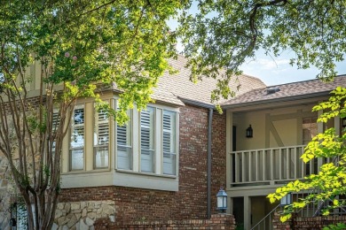 Fabulous UPDATED one-story condo in excellent far North on Prestonwood Country Club - Dallas County in Texas - for sale on GolfHomes.com, golf home, golf lot