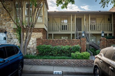 Fabulous UPDATED one-story condo in excellent far North on Prestonwood Country Club - Dallas County in Texas - for sale on GolfHomes.com, golf home, golf lot