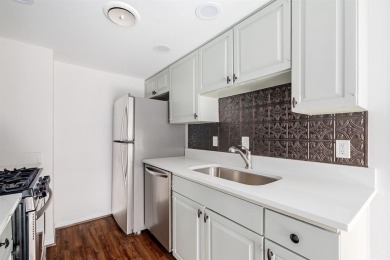 Fabulous UPDATED one-story condo in excellent far North on Prestonwood Country Club - Dallas County in Texas - for sale on GolfHomes.com, golf home, golf lot