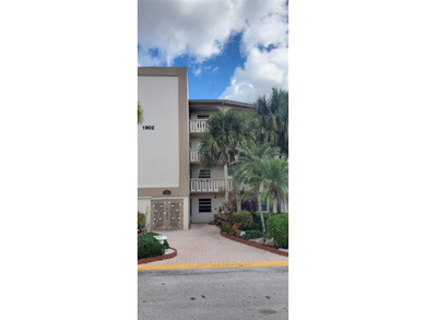 PRICED TO SELL HANDYMAN SPECIAL! 1 BED, 1 BATH PENTHOUSE CONDO on Wynmoor Golf Course in Florida - for sale on GolfHomes.com, golf home, golf lot
