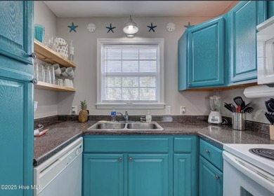 This CHARMING 2 Bedroom, 2 Bath cottage is the perfect Oak on Founders Club At St. James Plantation in North Carolina - for sale on GolfHomes.com, golf home, golf lot