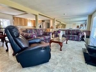 Well maintained 2/2 manufactured home, located on preferred on Cypress Creek Country Club - Boynton Beach in Florida - for sale on GolfHomes.com, golf home, golf lot