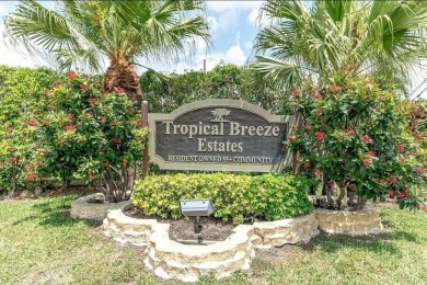 Well maintained manufactured home in active  age 55+ community on Cypress Creek Country Club - Boynton Beach in Florida - for sale on GolfHomes.com, golf home, golf lot