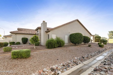 Sweet location for this 2BR, 2.5BA plus den Borgata model on a on Ironwood Golf Club in Arizona - for sale on GolfHomes.com, golf home, golf lot