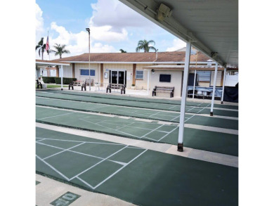 Well maintained manufactured home located on preferred on Cypress Creek Country Club - Boynton Beach in Florida - for sale on GolfHomes.com, golf home, golf lot