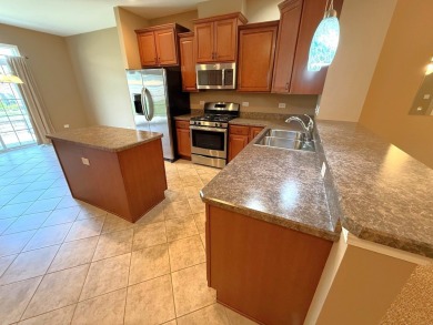 This 1678 square foot, spacious, 2 bedroom/ 2 full bathroom on White Eagle Golf Club in Illinois - for sale on GolfHomes.com, golf home, golf lot