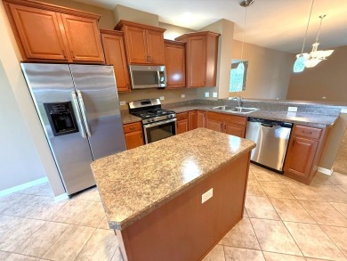 This 1678 square foot, spacious, 2 bedroom/ 2 full bathroom on White Eagle Golf Club in Illinois - for sale on GolfHomes.com, golf home, golf lot