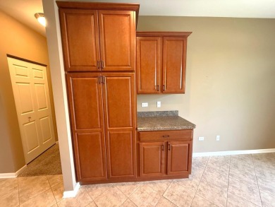 This 1678 square foot, spacious, 2 bedroom/ 2 full bathroom on White Eagle Golf Club in Illinois - for sale on GolfHomes.com, golf home, golf lot