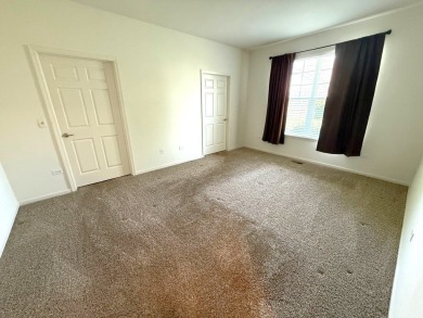 This 1678 square foot, spacious, 2 bedroom/ 2 full bathroom on White Eagle Golf Club in Illinois - for sale on GolfHomes.com, golf home, golf lot