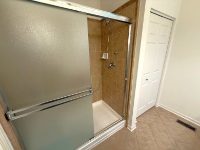 This 1678 square foot, spacious, 2 bedroom/ 2 full bathroom on White Eagle Golf Club in Illinois - for sale on GolfHomes.com, golf home, golf lot