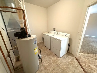 This 1678 square foot, spacious, 2 bedroom/ 2 full bathroom on White Eagle Golf Club in Illinois - for sale on GolfHomes.com, golf home, golf lot