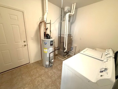 This 1678 square foot, spacious, 2 bedroom/ 2 full bathroom on White Eagle Golf Club in Illinois - for sale on GolfHomes.com, golf home, golf lot