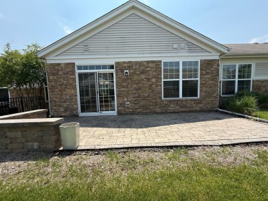 This 1678 square foot, spacious, 2 bedroom/ 2 full bathroom on White Eagle Golf Club in Illinois - for sale on GolfHomes.com, golf home, golf lot