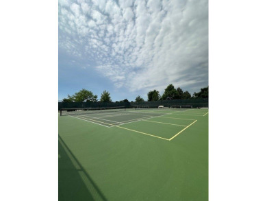 This 1678 square foot, spacious, 2 bedroom/ 2 full bathroom on White Eagle Golf Club in Illinois - for sale on GolfHomes.com, golf home, golf lot