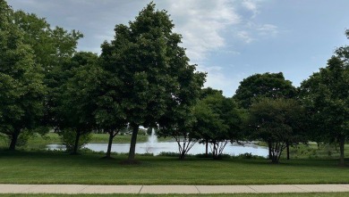 This 1678 square foot, spacious, 2 bedroom/ 2 full bathroom on White Eagle Golf Club in Illinois - for sale on GolfHomes.com, golf home, golf lot