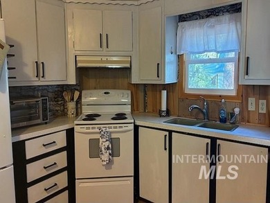 Wow! Live at a resort and vacation every day at Terrace Lakes on Terrace Lakes Golf Resort in Idaho - for sale on GolfHomes.com, golf home, golf lot