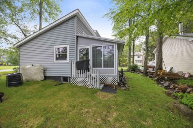 Step into this 3 bed 2 bath home and imagine placing your on Pocono Farms Country Club in Pennsylvania - for sale on GolfHomes.com, golf home, golf lot