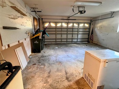 Under contract-accepting backup offers. Investor Special - Fixer on Kings Ridge Golf Club in Florida - for sale on GolfHomes.com, golf home, golf lot