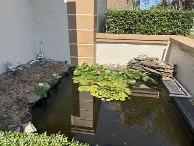 Spacious 3/2/2 well-maintained pool home with split floor plan on Seven Hills Golfers Club in Florida - for sale on GolfHomes.com, golf home, golf lot
