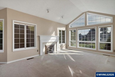 Accepted Offer with Contingencies. Golf Course Living in Keizer! on McNary Golf Club in Oregon - for sale on GolfHomes.com, golf home, golf lot