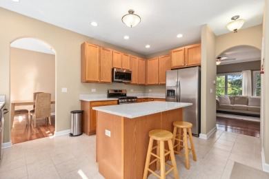 Discover this beautifully maintained townhouse, ideally situated on RedTail Golf Club in Illinois - for sale on GolfHomes.com, golf home, golf lot