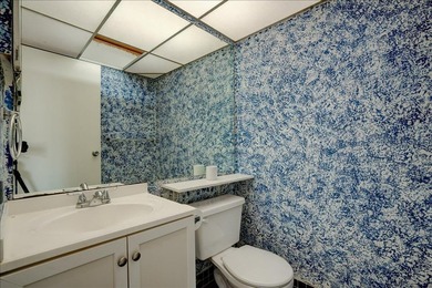 This charming and beautifully maintained 1-bedroom, 1.5-bathroom on Addison Reserve in Florida - for sale on GolfHomes.com, golf home, golf lot