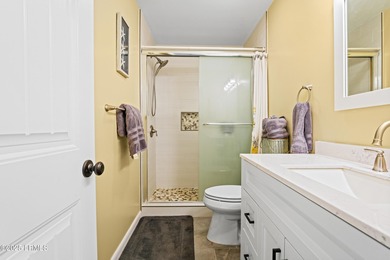 Beautifully updated 3 BR, 2.5 BA home in Dolphin Head area of on Dolphin Head Golf Club in South Carolina - for sale on GolfHomes.com, golf home, golf lot