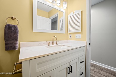 Beautifully updated 3 BR, 2.5 BA home in Dolphin Head area of on Dolphin Head Golf Club in South Carolina - for sale on GolfHomes.com, golf home, golf lot