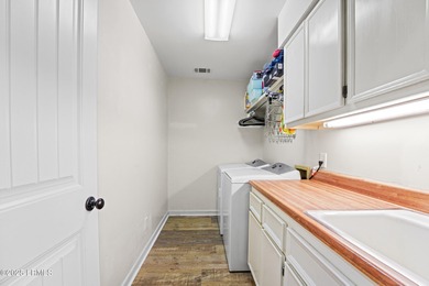 Beautifully updated 3 BR, 2.5 BA home in Dolphin Head area of on Dolphin Head Golf Club in South Carolina - for sale on GolfHomes.com, golf home, golf lot