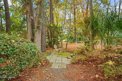 Beautifully updated 3 BR, 2.5 BA home in Dolphin Head area of on Dolphin Head Golf Club in South Carolina - for sale on GolfHomes.com, golf home, golf lot