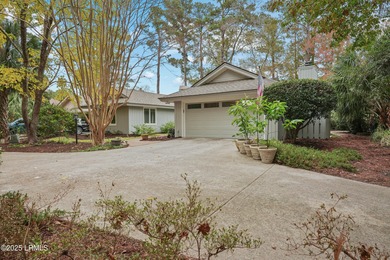 Beautifully updated 3 BR, 2.5 BA home in Dolphin Head area of on Dolphin Head Golf Club in South Carolina - for sale on GolfHomes.com, golf home, golf lot