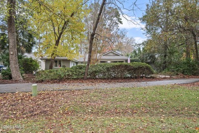 Beautifully updated 3 BR, 2.5 BA home in Dolphin Head area of on Dolphin Head Golf Club in South Carolina - for sale on GolfHomes.com, golf home, golf lot