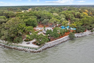 Beautifully updated 3 BR, 2.5 BA home in Dolphin Head area of on Dolphin Head Golf Club in South Carolina - for sale on GolfHomes.com, golf home, golf lot