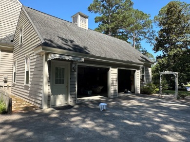 Come take a look at this beautiful home on Santee National Golf on Santee National Golf Course in South Carolina - for sale on GolfHomes.com, golf home, golf lot