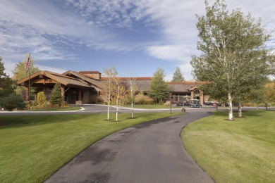 Located in the prestigious Valley Club subdivision, this on The Valley Club in Idaho - for sale on GolfHomes.com, golf home, golf lot