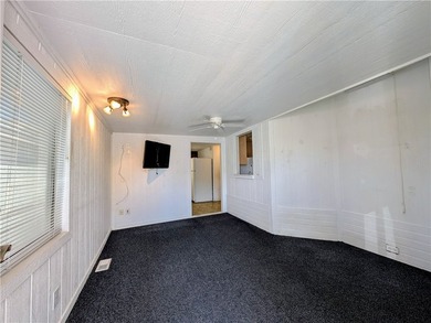 Large home with plenty of potential to make it your own. Nice on Riverview Golf Course in Arizona - for sale on GolfHomes.com, golf home, golf lot