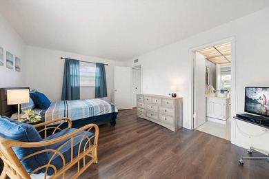 Carefree Florida Living in Kings Point's Premier 55+ Resort on Kings Point Executive Golf Course in Florida - for sale on GolfHomes.com, golf home, golf lot