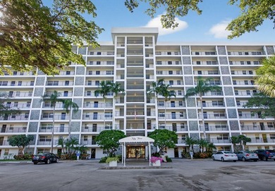 Stunning 2-bedroom, 2-bath ALL AGES condo on the 9th floor with on  in Florida - for sale on GolfHomes.com, golf home, golf lot